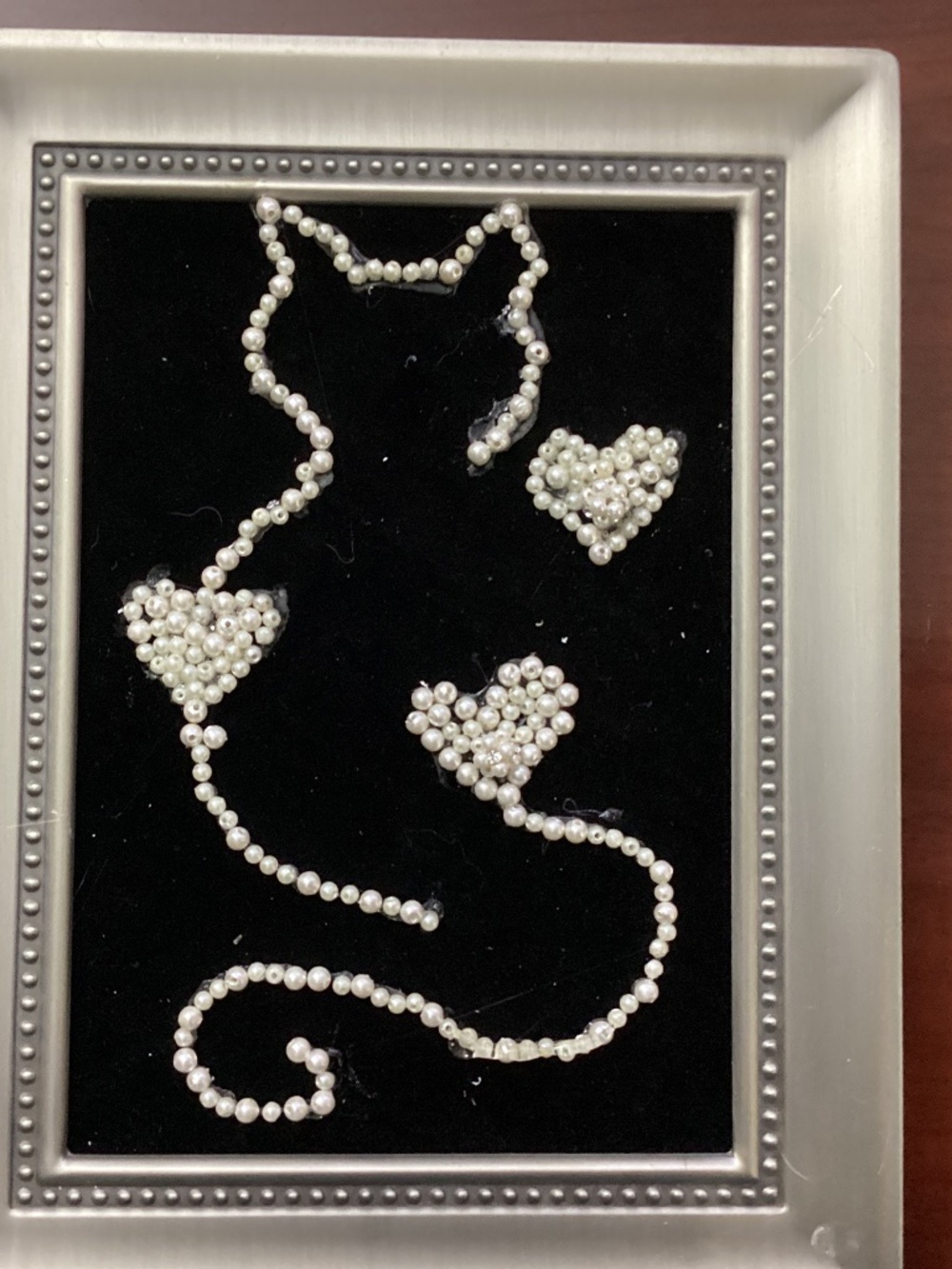 Hand crafted white jewelry art cat silhouette faux pearls black velvet silver